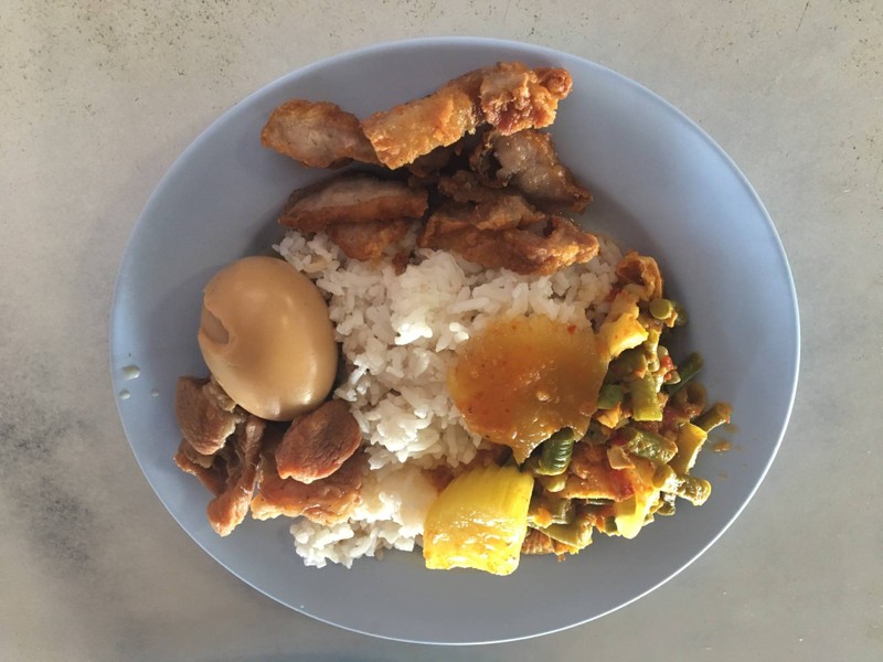 ของเราจานนี้ 60 บาทแหะ