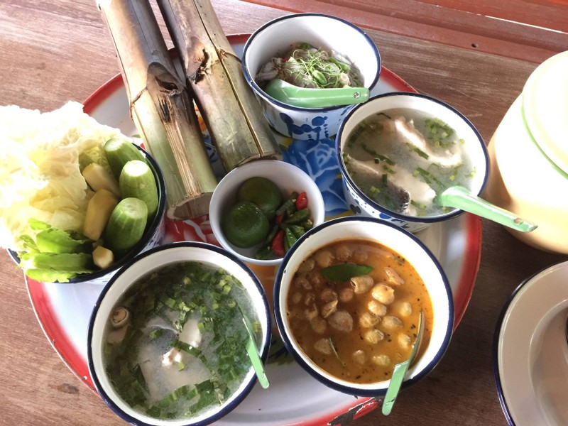 อาหารชุด