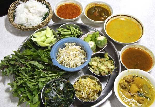 ขนมจีนน้ำพริดน้ำยาใต้ฝีมือคุณแม่คนหลังสวน