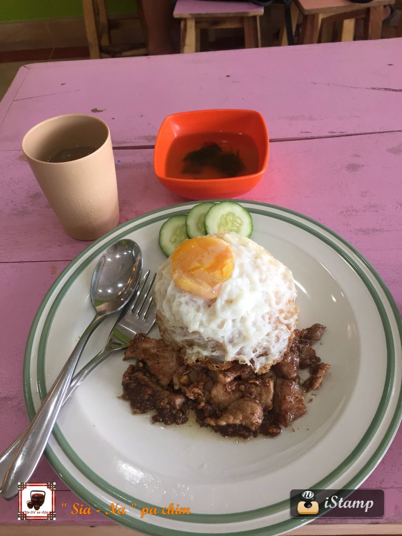 ข้าวหมูทอด