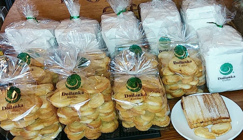ขนมมาใหม่ๆ หอมๆใหม่ๆ บัตเตอร์วิน 150 ฿ มีใส้แยมราสเบอรี่  กรอบๆหวานๆ