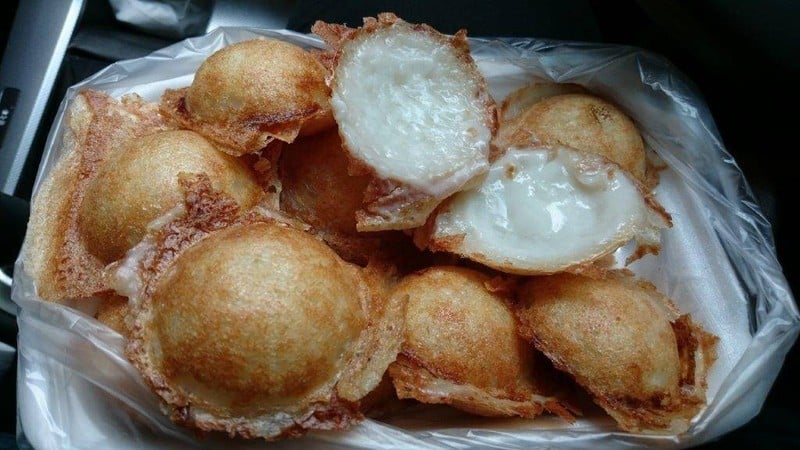 ขนมครกแบบกะทิเพียวๆ กลับมาดูรูปอีกรอบ ก็อยากไปกินอีก