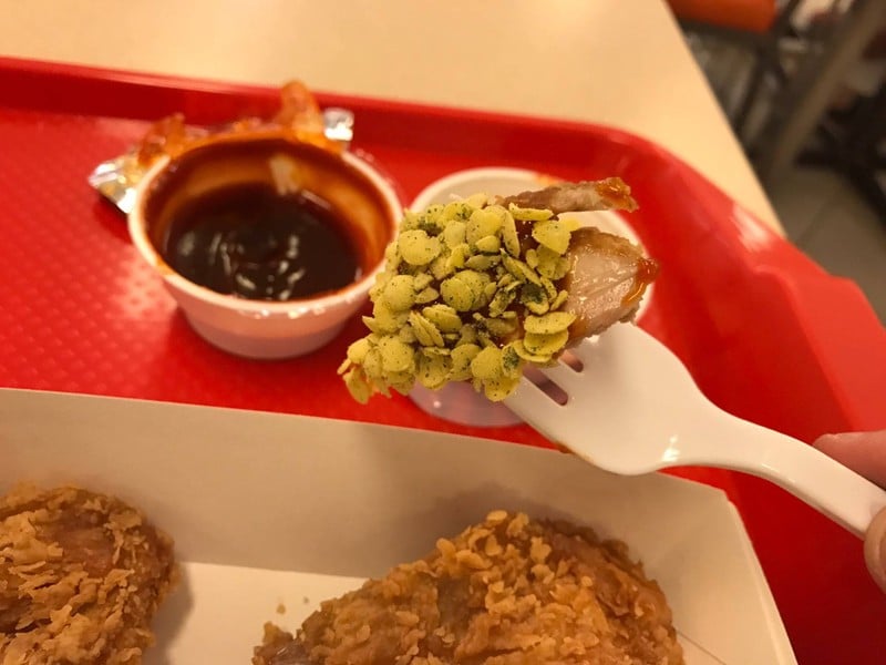 ไก่ทอด ดิปซอส+เฟลก แปลกๆ ดี