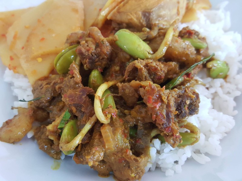 แกงเนื้อหน่อเหรียง 