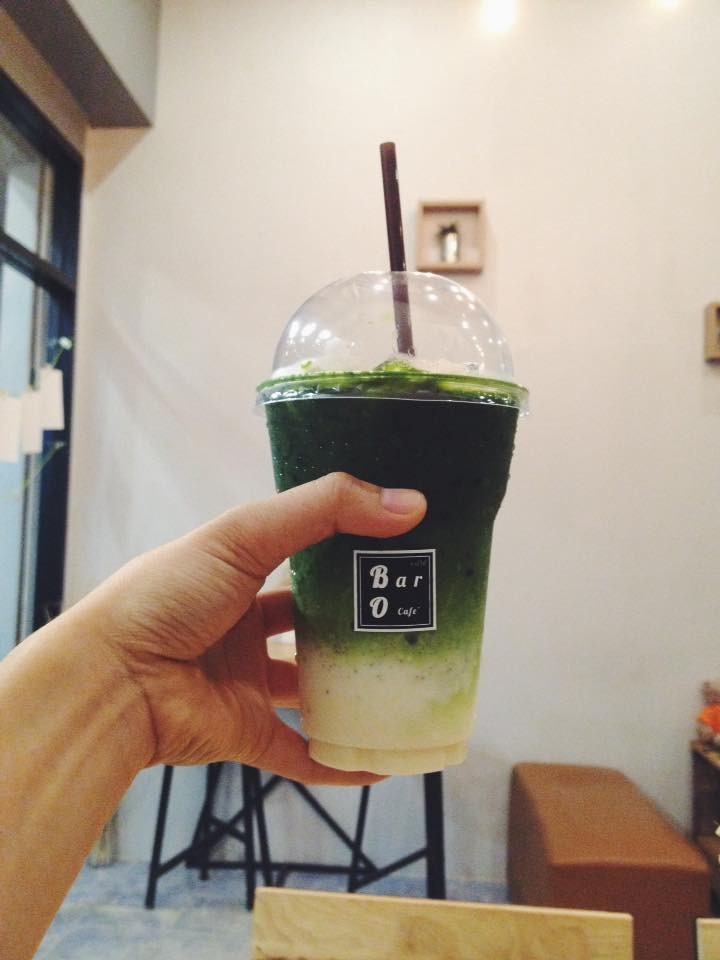 ชาเขียวเย็นที่ขึ้นชื่อของร้าน
