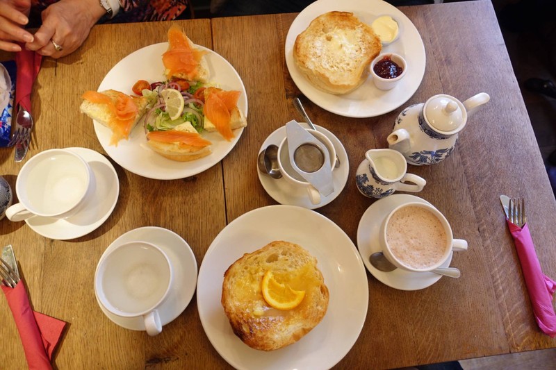 High Tea Time 🍵☕️🍞🥐🧀