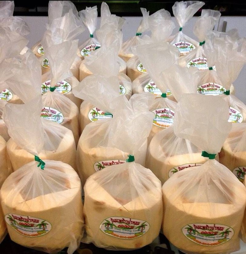 วุ้นในลูกมะพร้าว ราคาลูกละ 40 บาท