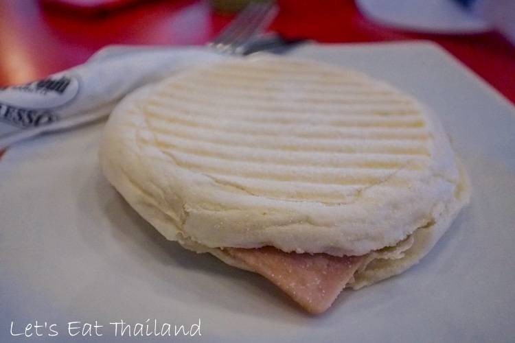Ham Cheese Muffin 85 บาท 