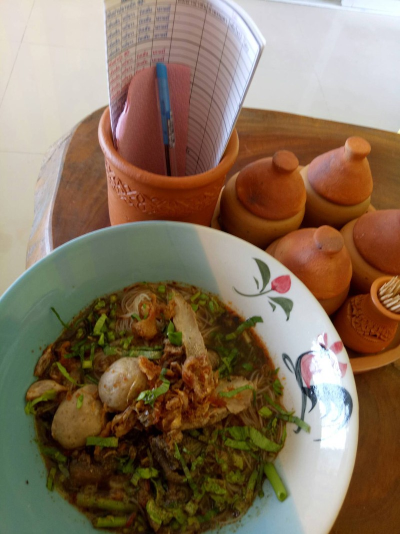 มีน้ำตกหมู 30 บาท