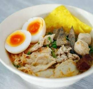 เตี๋ยวหมูยำไข่ มิ้นท์&เบิร์ด
