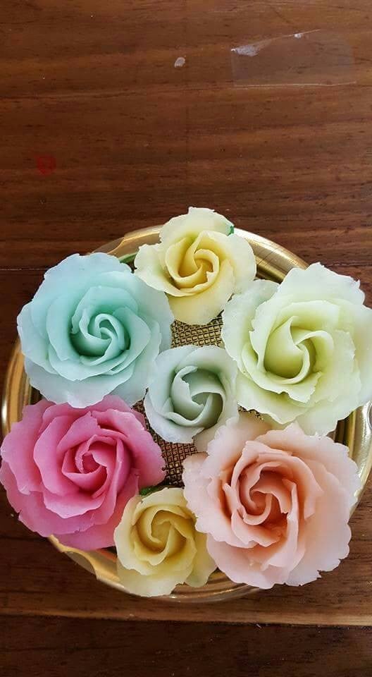 หลากหลายสีสัน เลือกกันได้ทั้งดอกเล็ก ดอกใหญ่ กินกันทั้งดอก รับรองความอร่อย หอมนุ