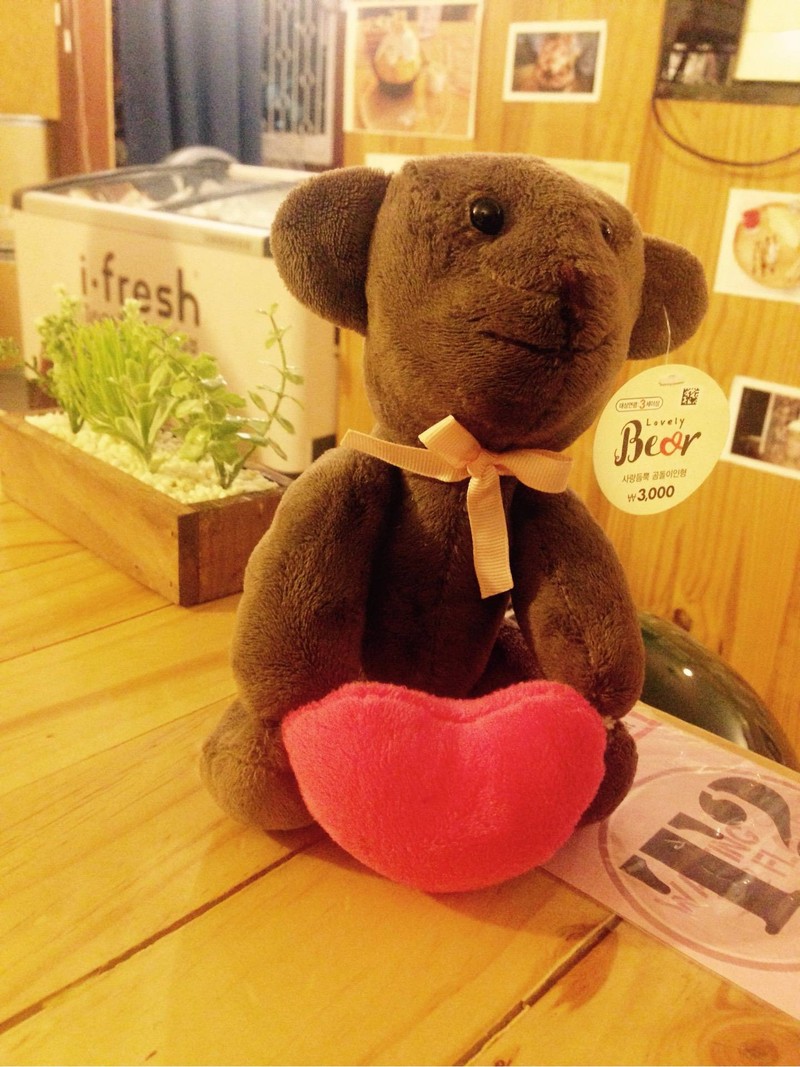 น้องหมีบนโต๊ะ น่ารัก ๆๆๆ