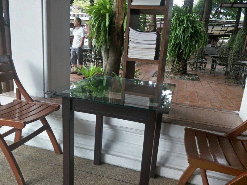 ที่นั่งภายในร้าน