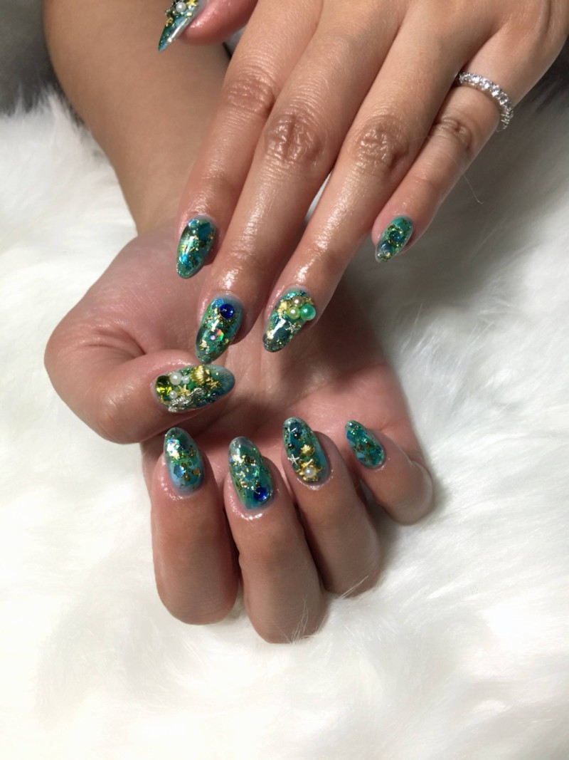 ช่างออกแบบได้เริ่ดสุดถูกใจมากค่ะ ราคาสบายกระเป๋าแถมมีส่วนลดให้อีก 10%