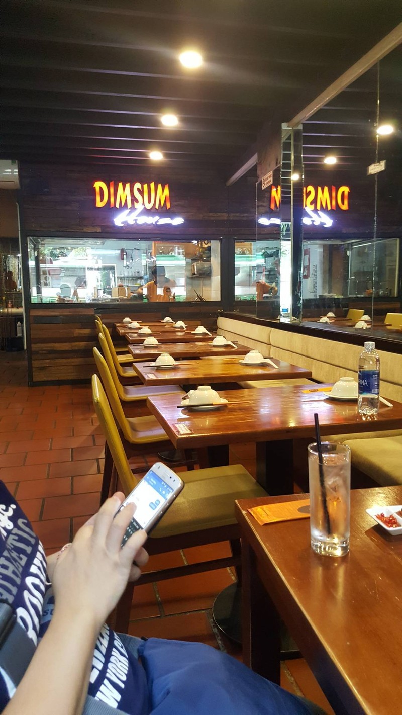 ร้านเล็กๆ แบบบ้านๆ ถ้าจะมากินก็อย่าซีเรียสเรื่องบรรยากาศ เน้นมากินเสร็จกลับ