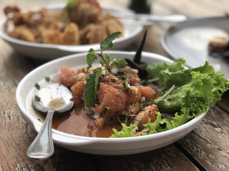 รสชาติไม่เผ็ดไม่เค็มจนเกินไปกลมกล่อมมาก ได้เนื้อปลาแซลม่อนมาชิ้นใหญ่มากๆ ขนาดเคร