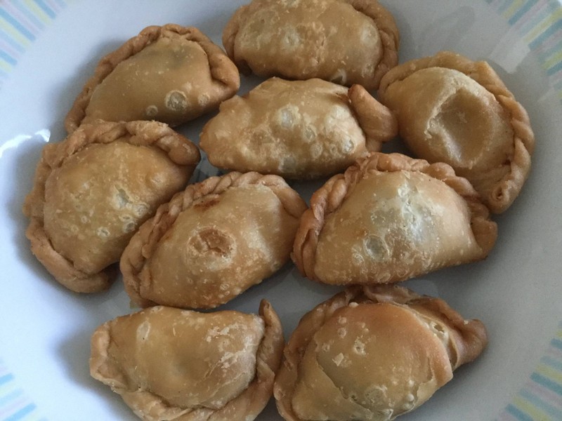 ไส้ไก่ ไส้เผือก ไส้ถั่ว ไส้ปลา ไส้มันม่วง