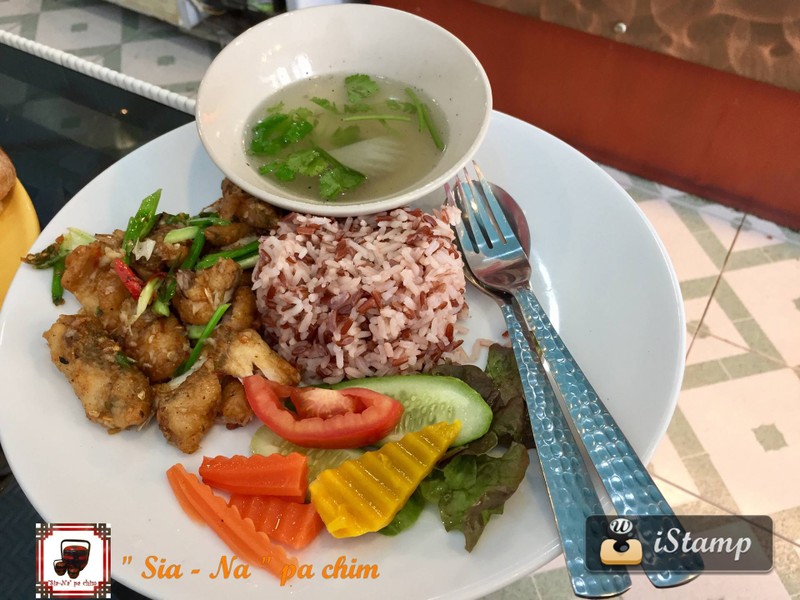 เนื้อปลาสดทอดมากรอบดี รสไม่จัด