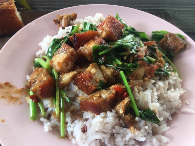 หมูกรอบชิ้นใหญ่เว่อร์😱