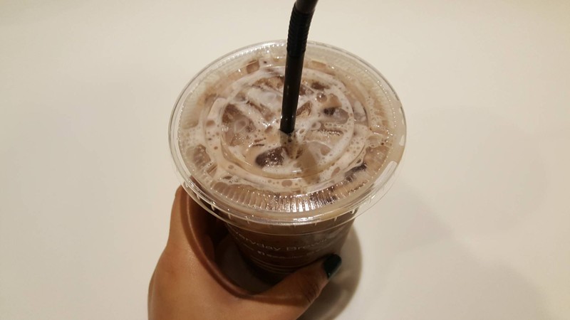 เหมือนโกโก้อะ อร่อย เข้มข้น แต่ต้องรอน้ำแข็งละลายเพราะค่อนข้างหวาน 