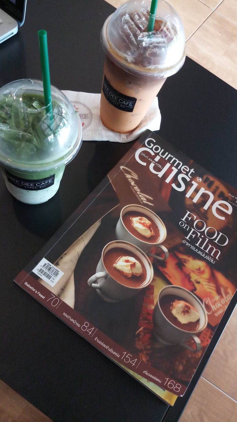 มัชฉะลาเต้ 50.- และชาปูชิโน่ (ชานม+กาแฟ) 50.- สั่งหวานน้อยอร่อยทั้งคู่ (ส่วนตัวไ