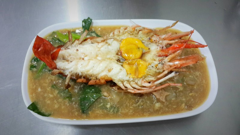 อันนี้ห้ามพลาด คือดีงาม ราดหน้าหอมมากกก กุ้งสดอร่อย