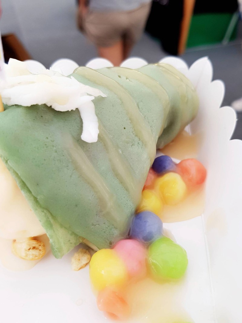 แป้งอัญชัญราดน้ำกะทิหอมหวาน