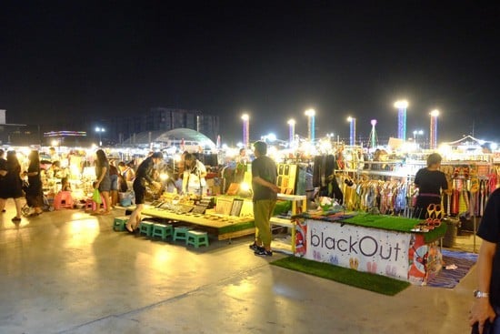 ตลาดนัดแบกะดิน