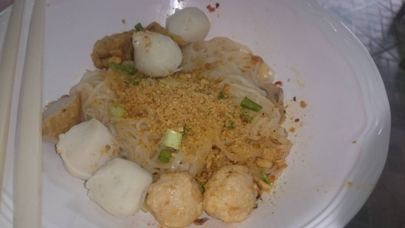 เล็กยำแห้ง