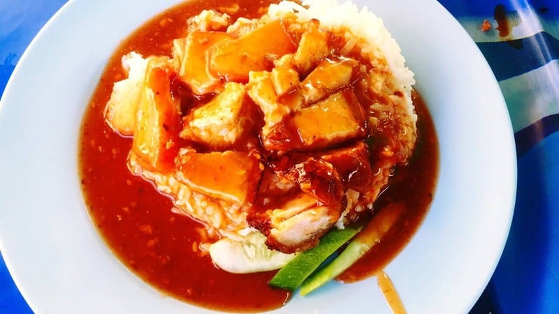 หมูแดงธรรมดา หมูกรอบอร่อยมาก 