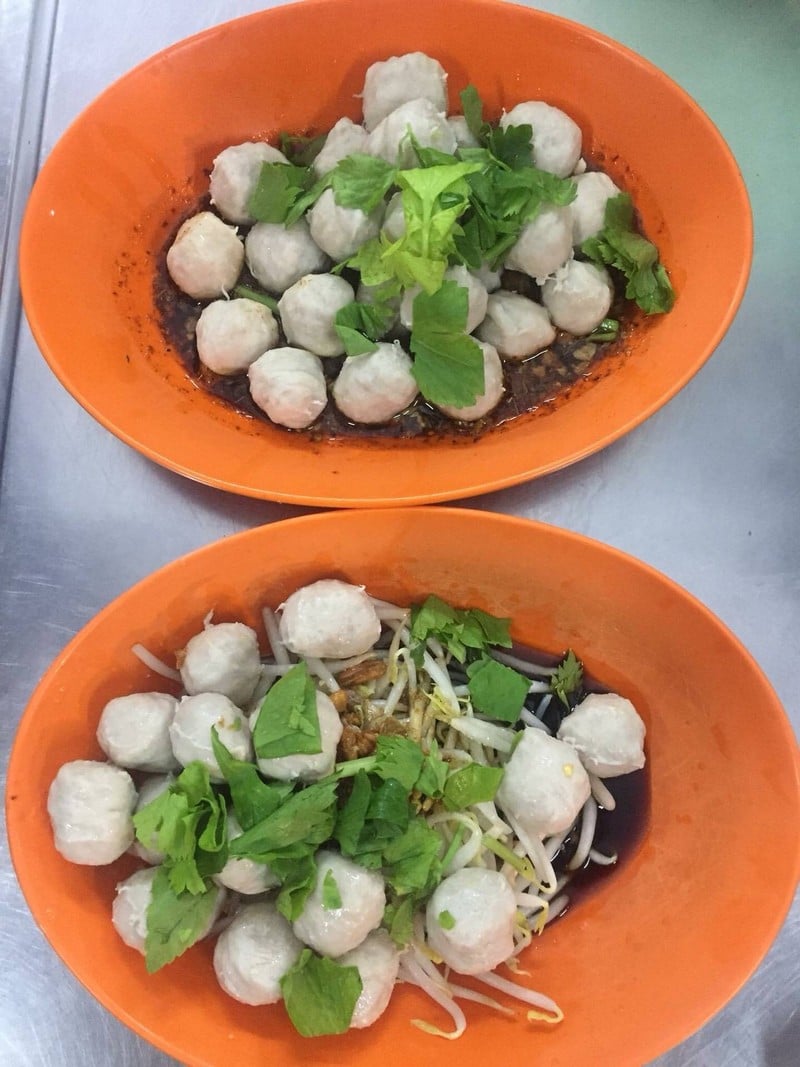 ลูกชิ้นคลุก+เกาเหลาแห้ง