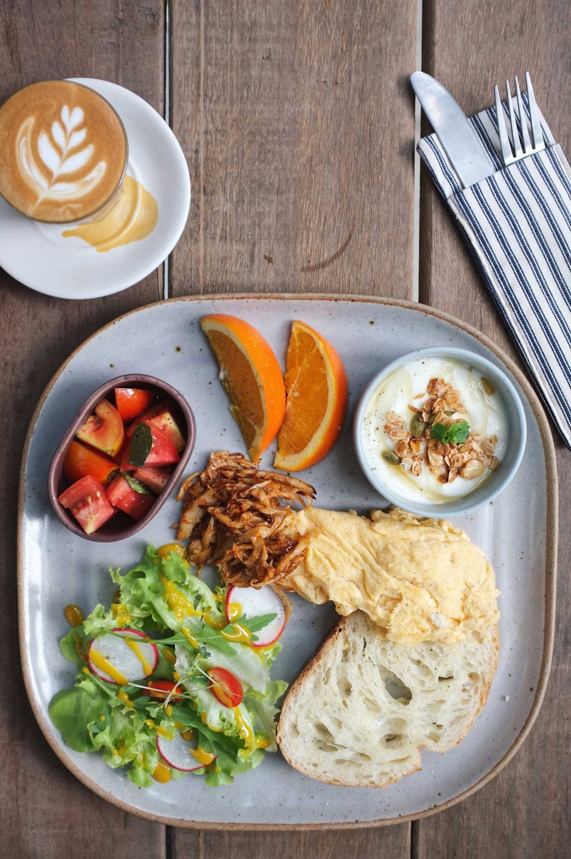 - pulled mushroom BBQ, egg and bread, mini salad, yoghurt, fruit, coffee or tea