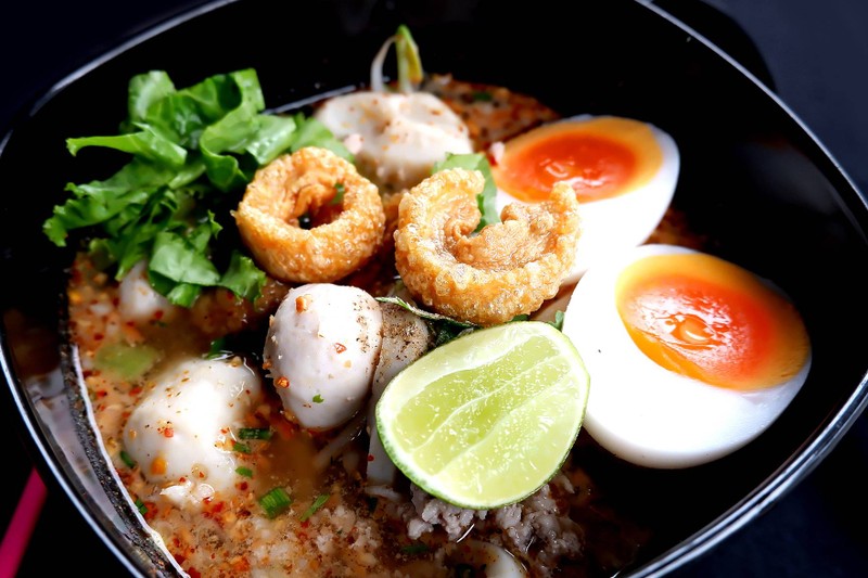 ก๋วยเตี๋ยวต้มยำโบราณพ่อสนิท