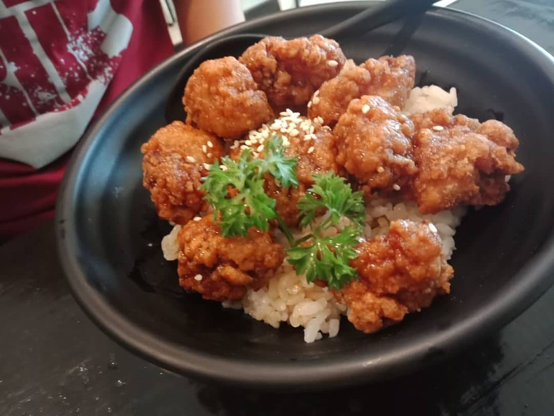 อร่อย รสชาติลงตัว มีน้ำจิ้มซอสดำหวานๆ