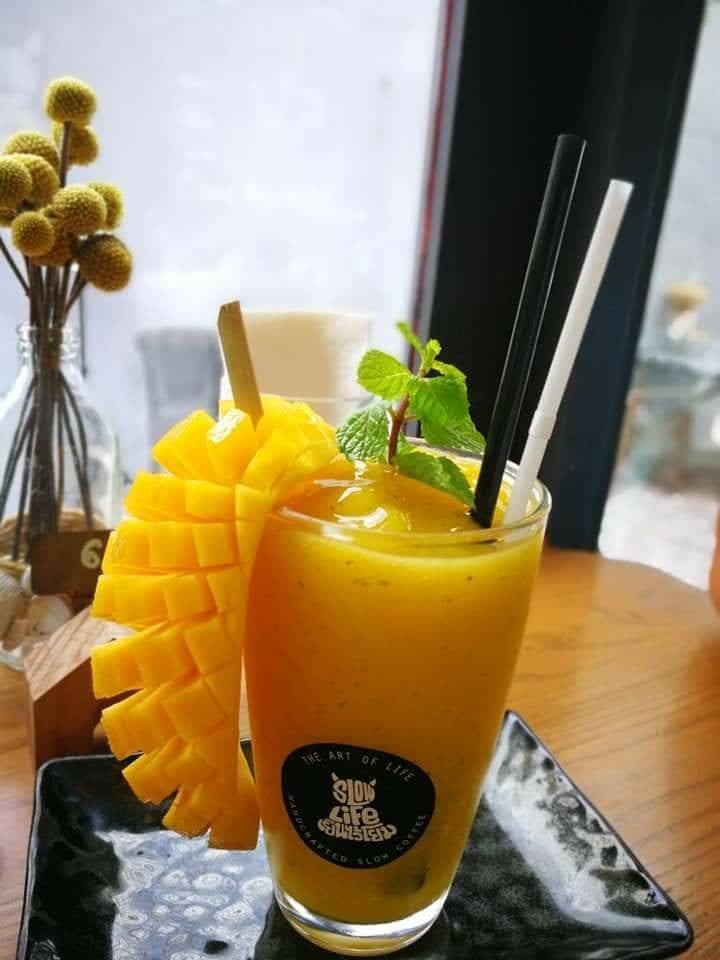 ดูแล้วใส่ใจทำดีรสชาติน้ำมะม่วงปั่นไม่มีการผสมเพิ่มครับ