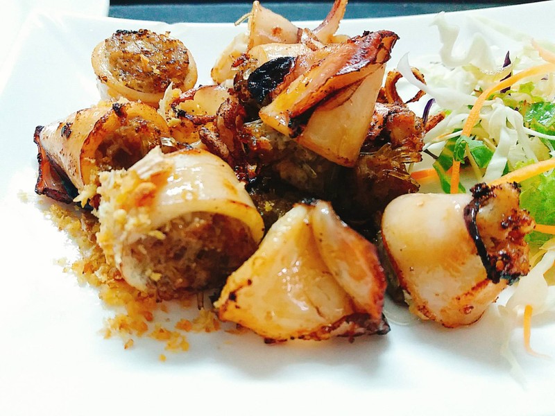 ปลาหมึกยัดไส้หมูสับวุ้นเส้น หอมๆหวานๆ กำลังดี