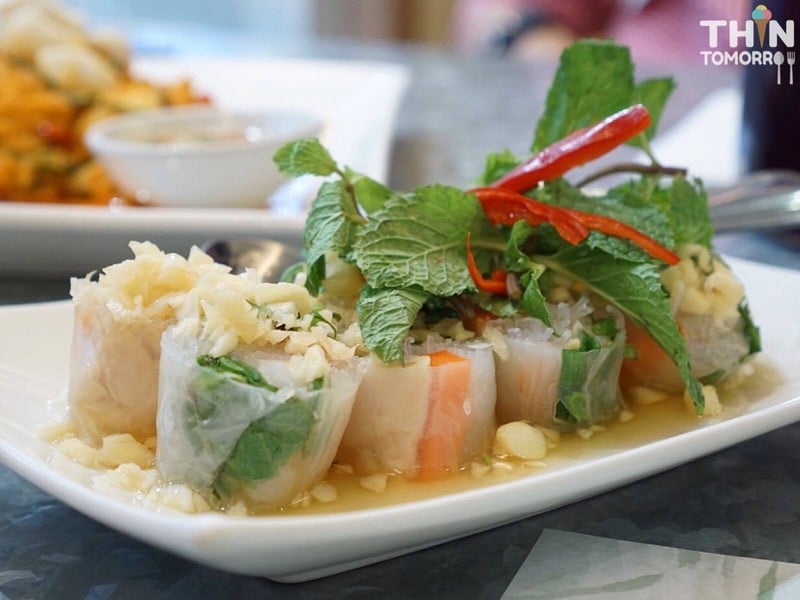 เปาะเปี๊ยะ ที่ออกแนวก๋วยเตี๋ยวลุยสวนค่ะ เปรี้ยวหวาน อร่อยดี เรียกน้ำย่อยได้ดี