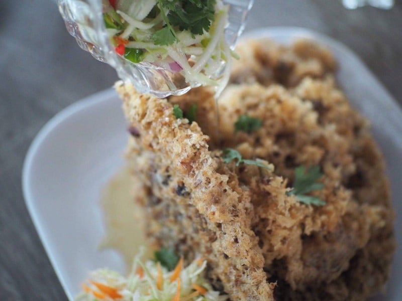 ทอดมาได้ฟูมาก จานนี้คุ้มและใหญ่มาก