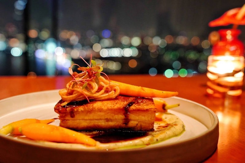 ร้าน ATTITUDE ROOFTOP BAR & RESTAURANT Avani Hotel รีวิวร้านอาหาร