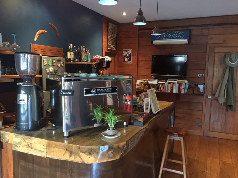 Coffee Shop & Bar 