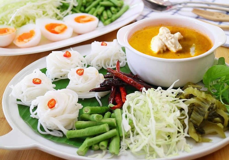 ขนมจีนน้ำยาปูรสเด็ด เนื้อปูเน้นๆ