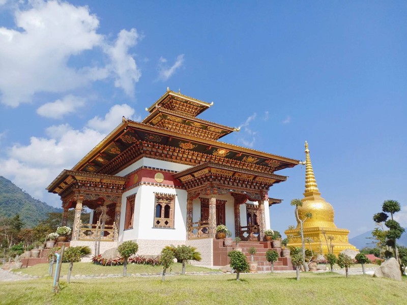 พระธาตุภูฏาน กษัตริย์จิกมี่ให้สร้างถวายแก่ครูบาบุญชุ่ม (วัดพระธาตุดอนเรือง พม่า)