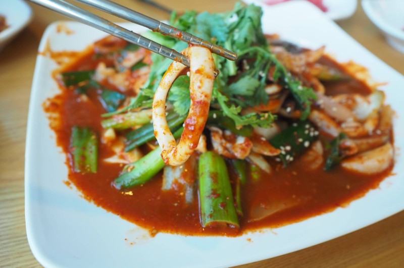 เต้าหู้ปลาหมึกซอสเกาหลี ก็ใช้ได้คับ 
ราคา 25000 วอน หรือ 7ร้อยกว่าบาทไทย