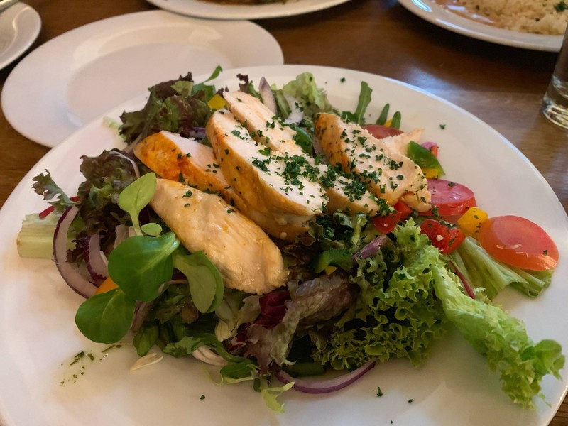 ตรงตัวคับ แต่น้ำสลัดเปรี้ยวไปนิด