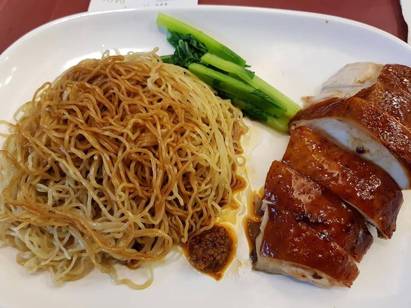 Soya sauce chicken with noodle