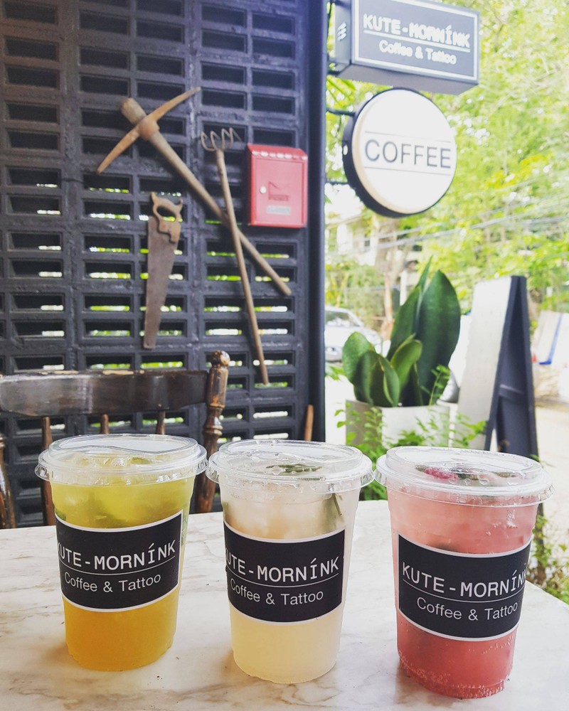 จากซ้ายไปขวา Mojito Mocktail - Lychee Rosemarry Fizz - Raspberry Mint Julep