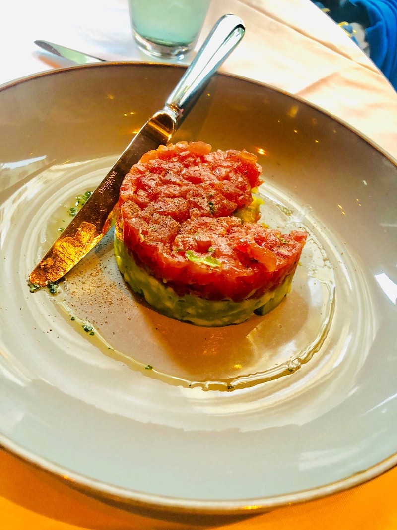 “Tuna Tatar” ใช้ปลาสดมาก ปรุงมาอย่างดี อร่อยมาก ⭐️⭐️⭐️⭐️⭐️