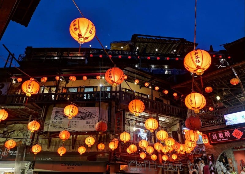 โคมไฟสวยงามยามค่ำคืน