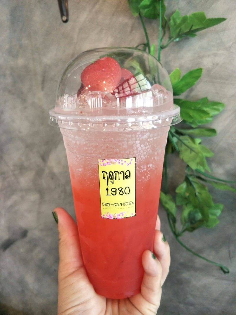 สตอเบอร์รี่โซดา