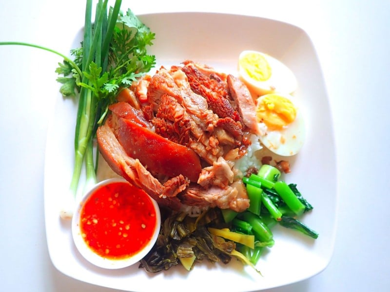 จานนี้ 60 บาท พิเศษไข่ เพราะหิวมากๆ